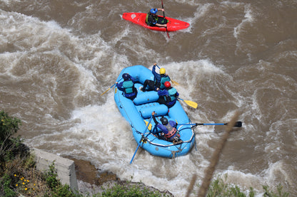 Full Day Cajón del Maipo: Rafting + Termas Plan A